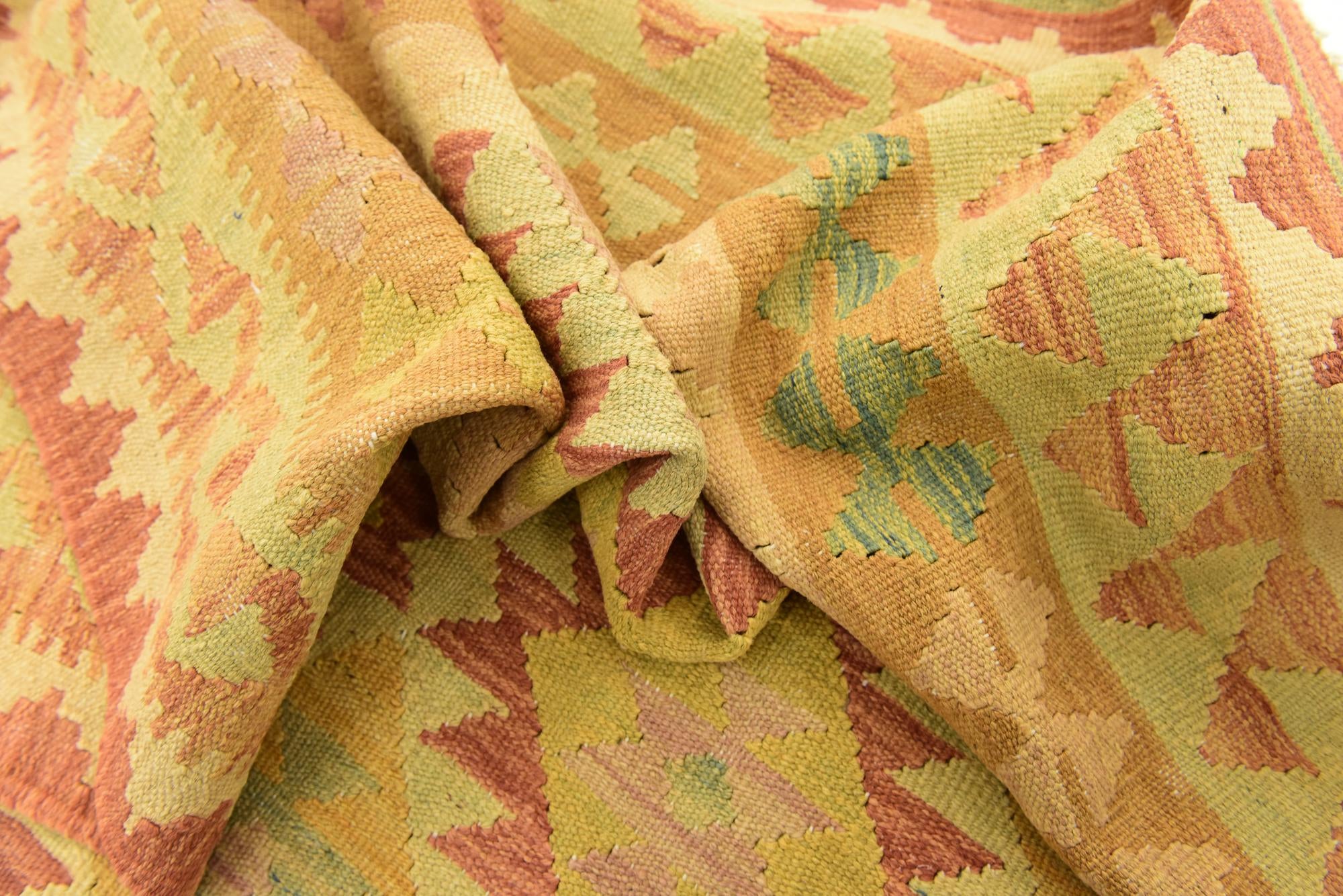4' 10 x 6' 8 Hand Woven Kilim Waziri Wool Rug