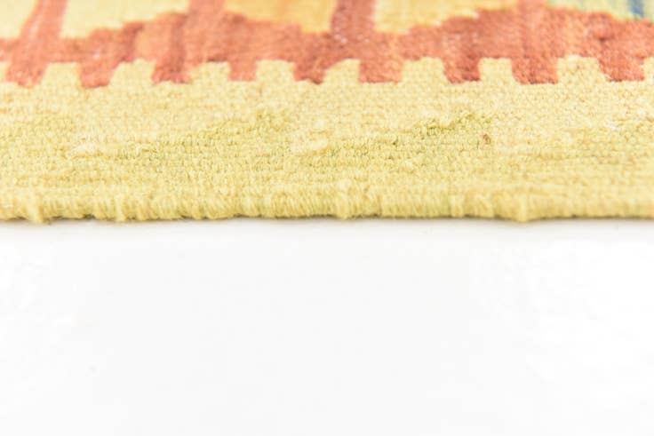 Detail image of 4' x 5' 8 Hand Woven Kilim Waziri Wool Rug