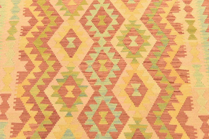 Detail image of 5' x 6' 6 Hand Woven Kilim Waziri Wool Rug