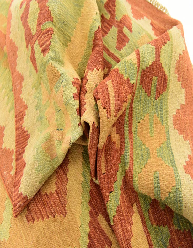 Detail image of 5' x 6' 6  Hand Woven Kilim Waziri Wool Rug