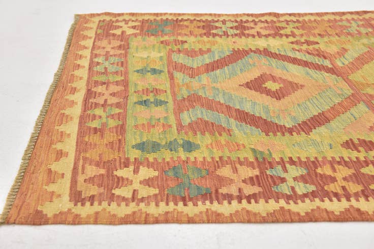 Detail image of 3' 2 x 5' Hand Woven Kilim Waziri Wool Rug