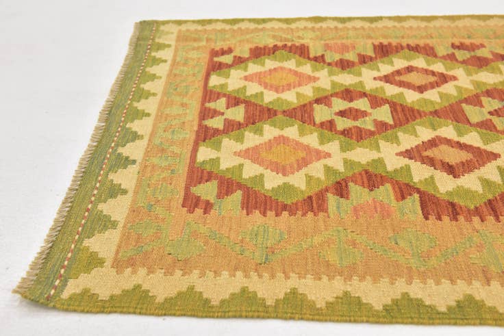 Detail image of 3' 2 x 4' 10 Hand Woven Kilim Waziri Wool Rug