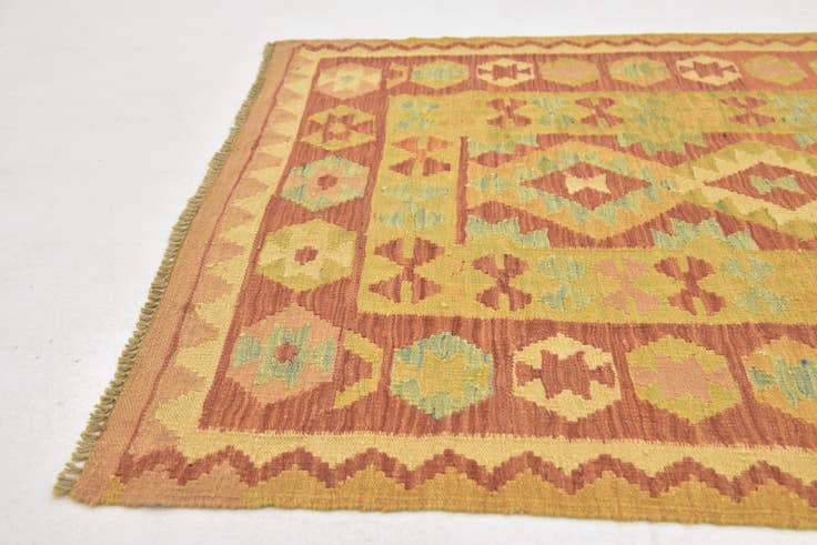 Detail image of 3' 2 x 5' Hand Woven Kilim Waziri Wool Rug