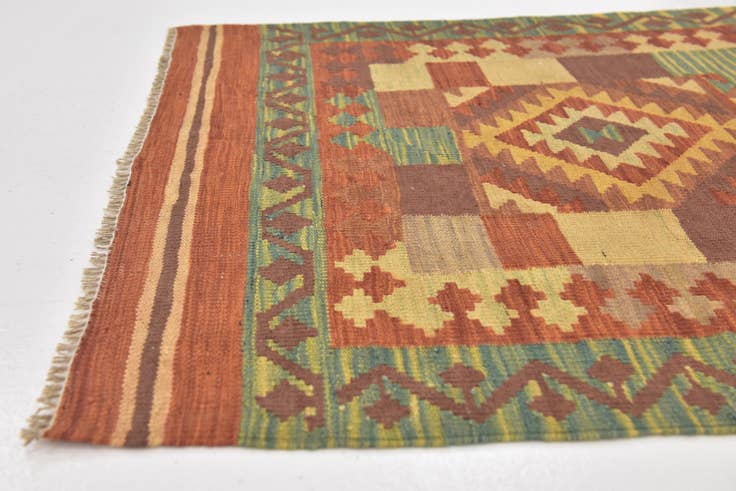 Detail image of 3' 2 x 5' 2 Hand Woven Kilim Waziri Wool Rug