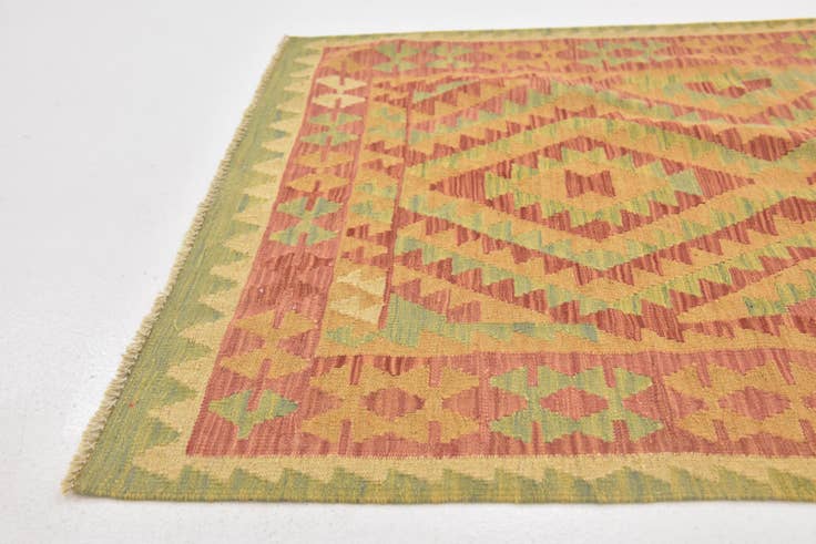Detail image of 3' 3 x 5' Hand Woven Kilim Waziri Wool Rug