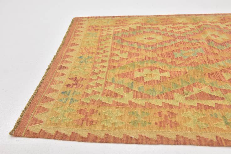 Detail image of 3' 7 x 5' Hand Woven Kilim Waziri Wool Rug