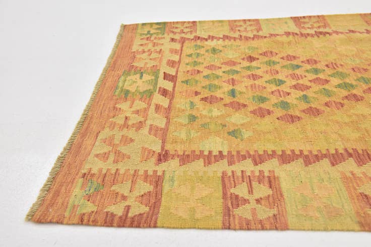 Detail image of 3' 4 x 4' 10 Hand Woven Kilim Waziri Wool Rug
