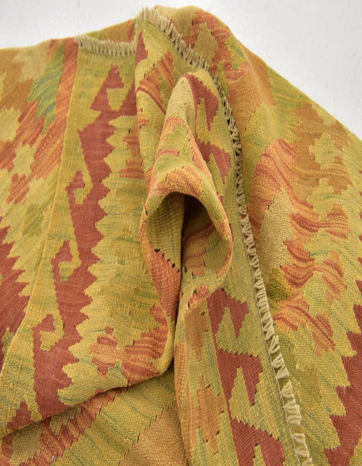 Detail image of 3' 3 x 5' 2  Hand Woven Kilim Waziri Wool Rug