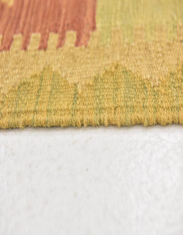 Detail image of 2' 6 x 4' 3 Hand Woven Kilim Waziri Wool Rug