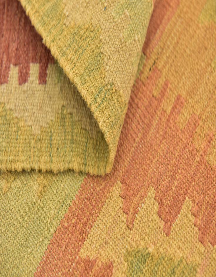 Detail image of 2' 6 x 4' 3 Hand Woven Kilim Waziri Wool Rug