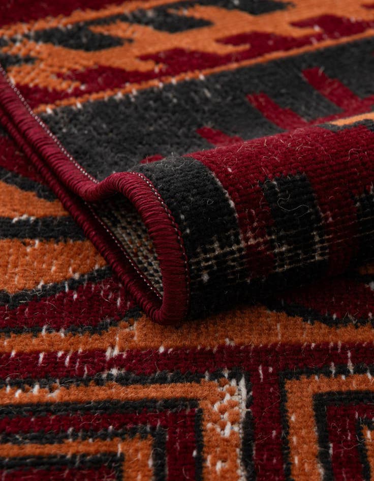 Detail image of 9' x 12' Lucerne Rug