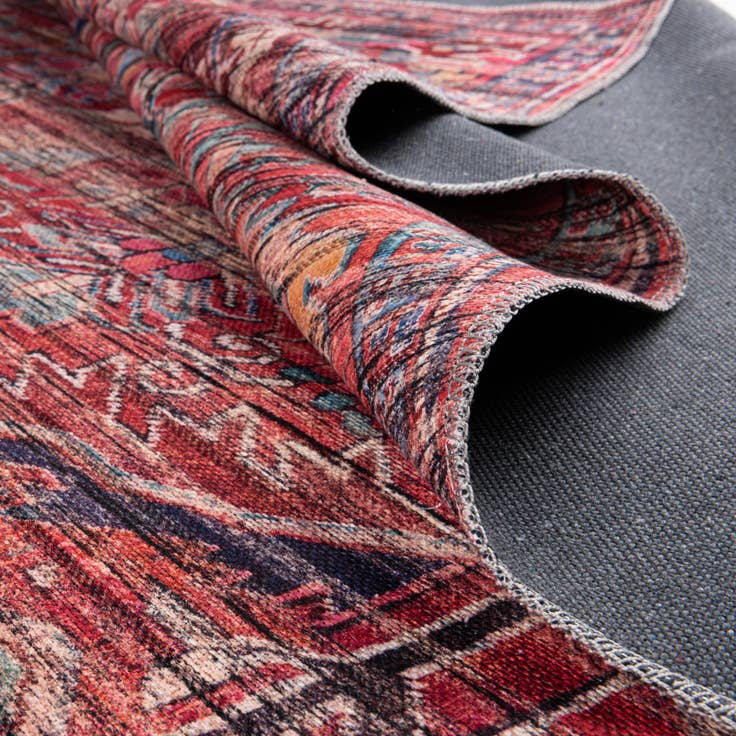 Detail image of 5' 3 x 8' Washable Maahru Rug