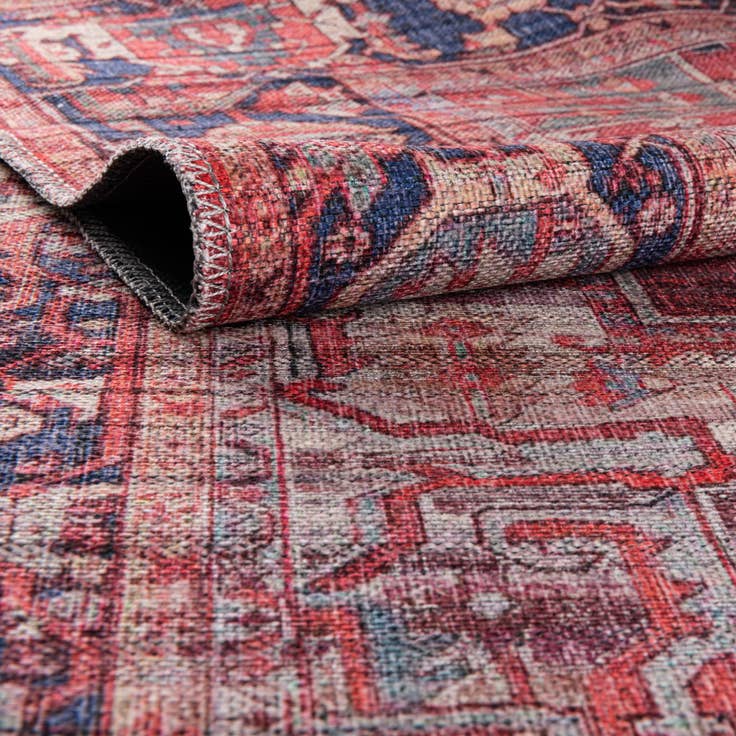 Detail image of 5' 3 x 8' Washable Maahru Rug