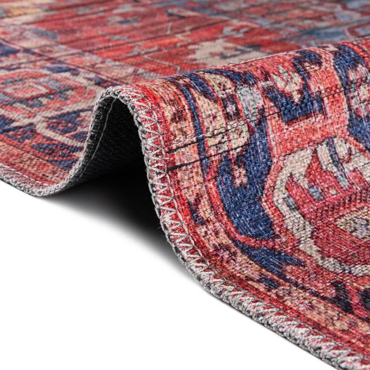 Detail image of 5' 3 x 8' Washable Maahru Rug