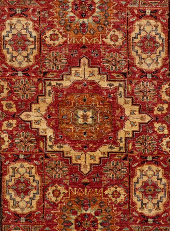 Detail image of 3' 11 x 5' 9 Hand Knotted Mamluk Ziegler Rug