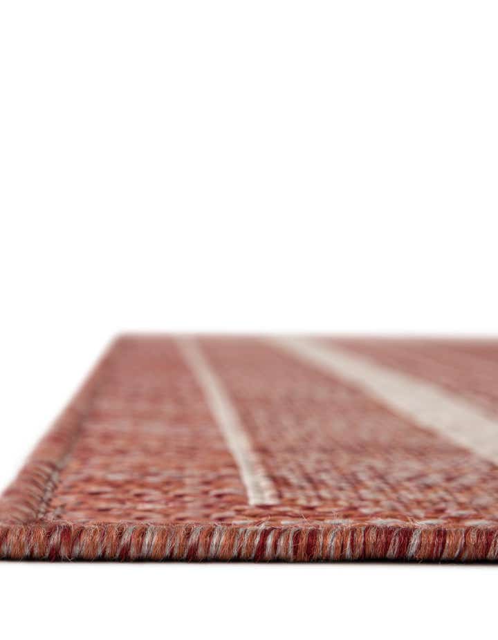 2' x 3' 1 Easy-Clean Border Indoor / Outdoor Rug