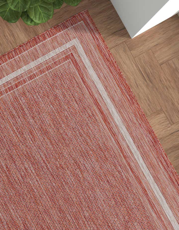 2' x 3' 1 Easy-Clean Border Indoor / Outdoor Rug