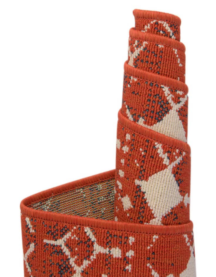 Detail image of 9' x 12' Washable Lattice Indoor / Outdoor Rug