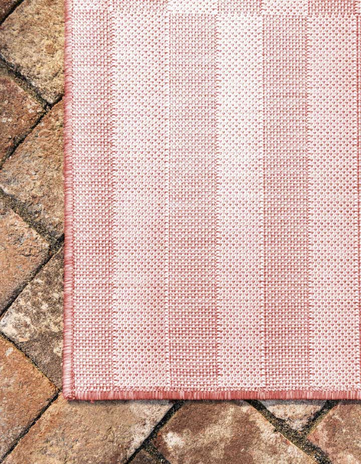 6' x 9' Easy-Clean Striped Indoor / Outdoor Rug