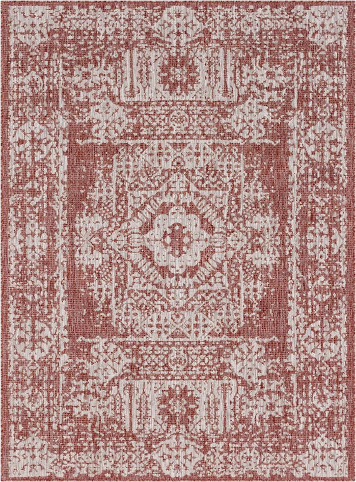 Detail image of 7' 10 x 11' Easy-Clean Traditional Indoor / Outdoor Rug