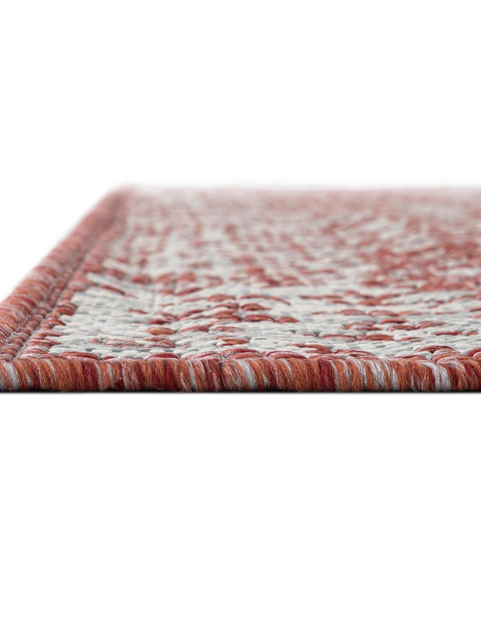 5' 3 x 8' Easy-Clean Traditional Indoor / Outdoor Rug