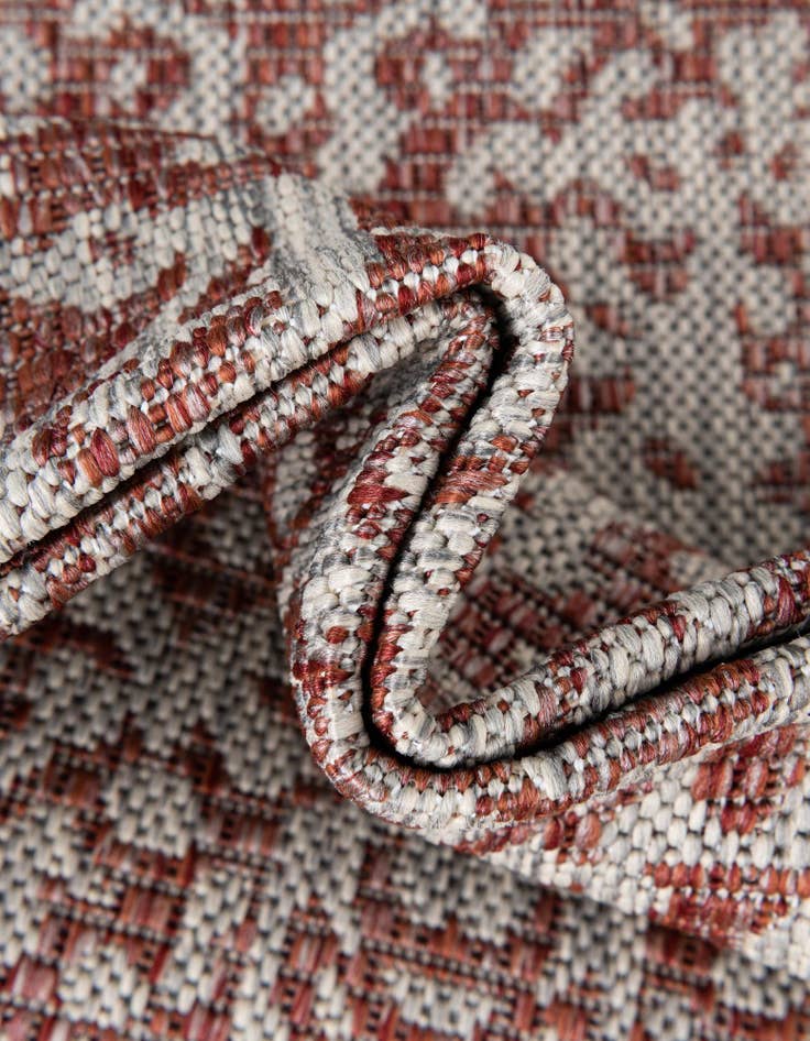 Detail image of 9' x 12' Easy-Clean Traditional Indoor / Outdoor Rug