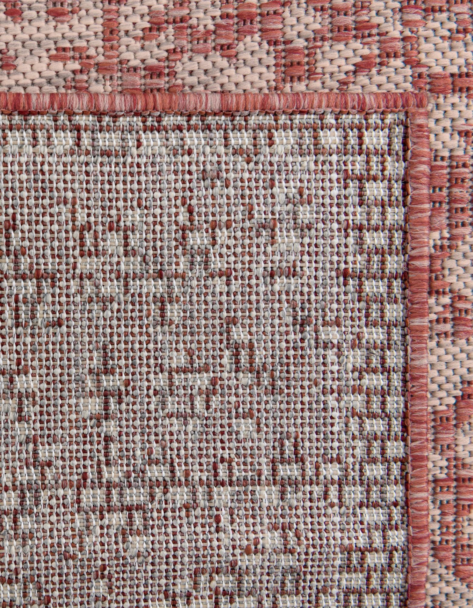 5' 3 x 8' Easy-Clean Traditional Indoor / Outdoor Rug