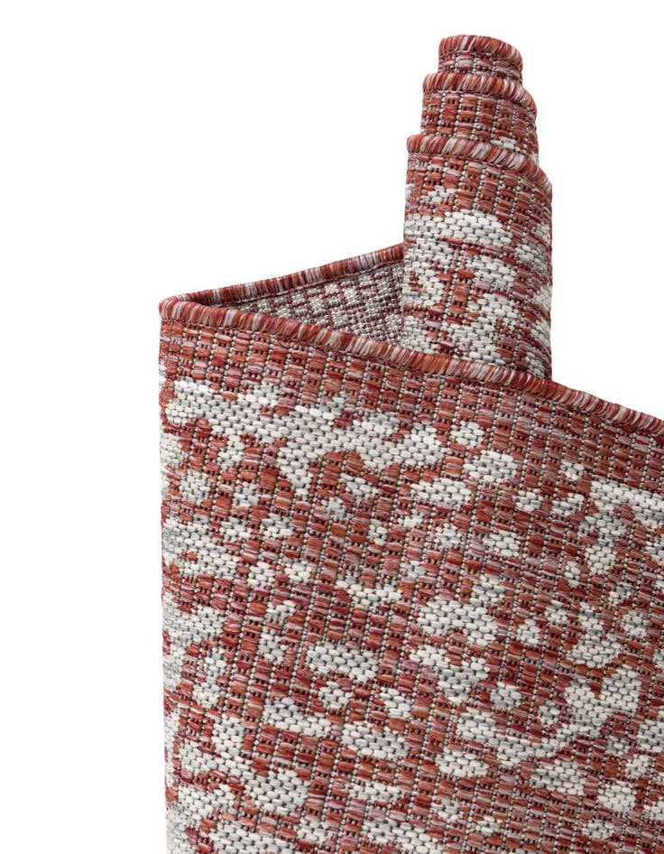 Detail image of 5' 3 x 8'  Washable Traditional Indoor / Outdoor Rug