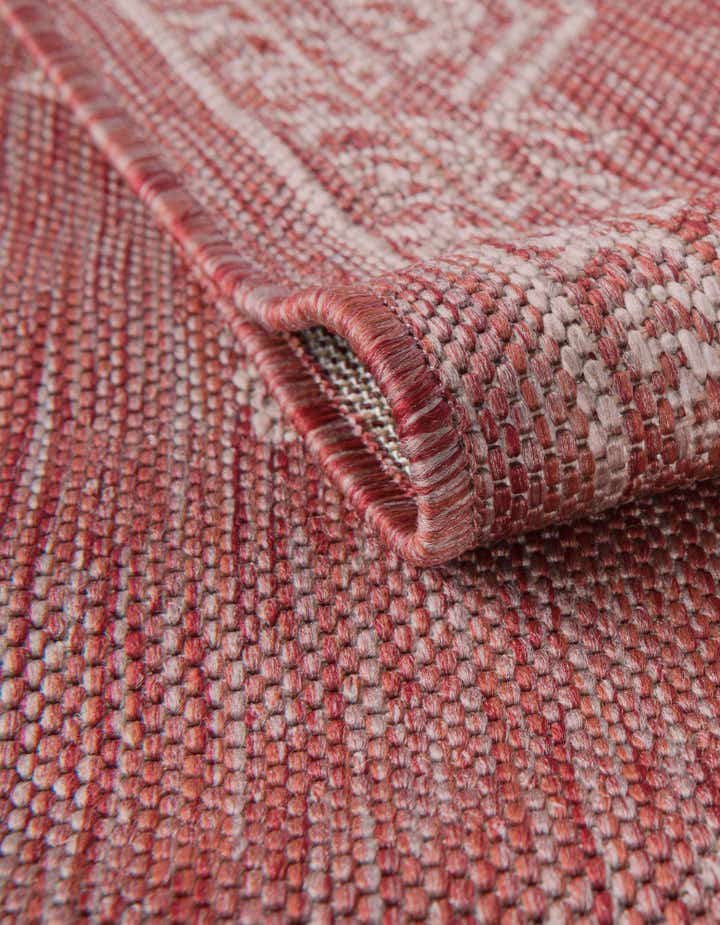 7' 10 x 10' Easy-Clean Traditional Indoor / Outdoor Rug