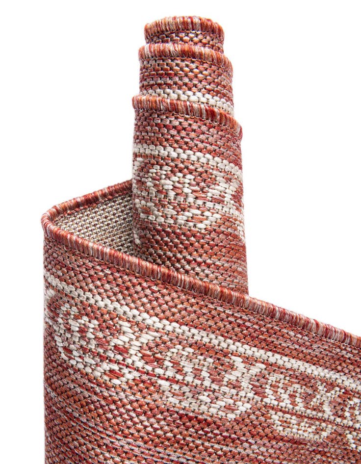 Detail image of 7' x 10'  Washable Traditional Indoor / Outdoor Rug