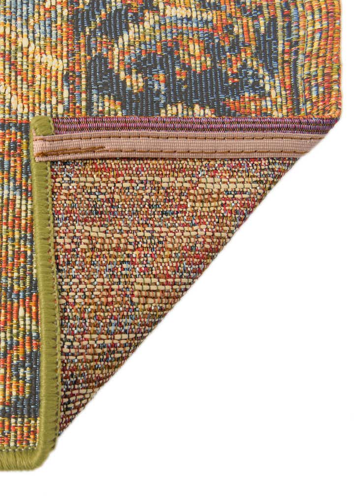 4' x 6' Easy-Clean Traditional Indoor / Outdoor Rug