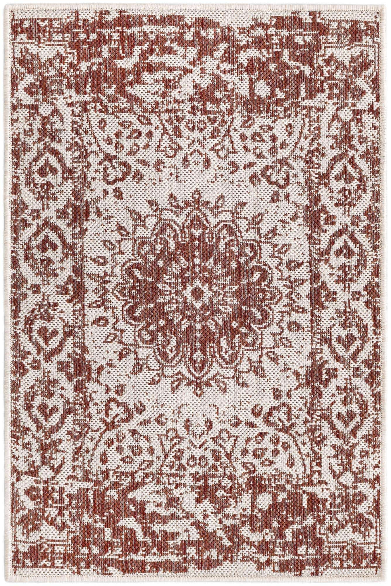 2' x 3' Easy-Clean Traditional Indoor / Outdoor Rug