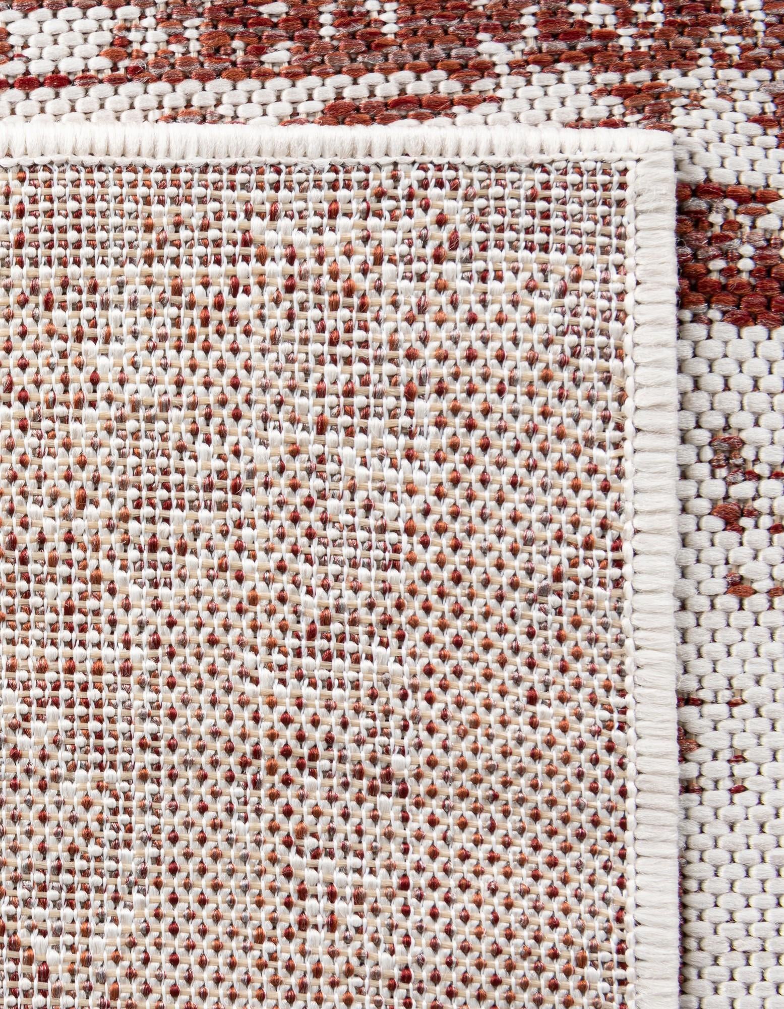 6' x 9' Easy-Clean Traditional Indoor / Outdoor Rug
