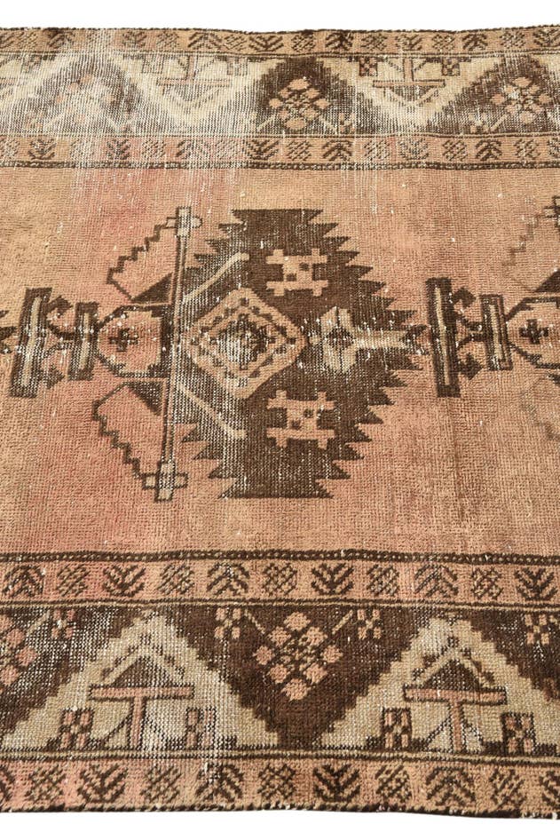Detail image of 4' x 6' 7 Hand Knotted Ultra Vintage Persian Wool Rug