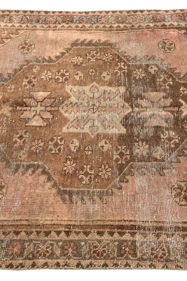 Detail image of 4' x 6' 10 Hand Knotted Ultra Vintage Persian Wool Rug