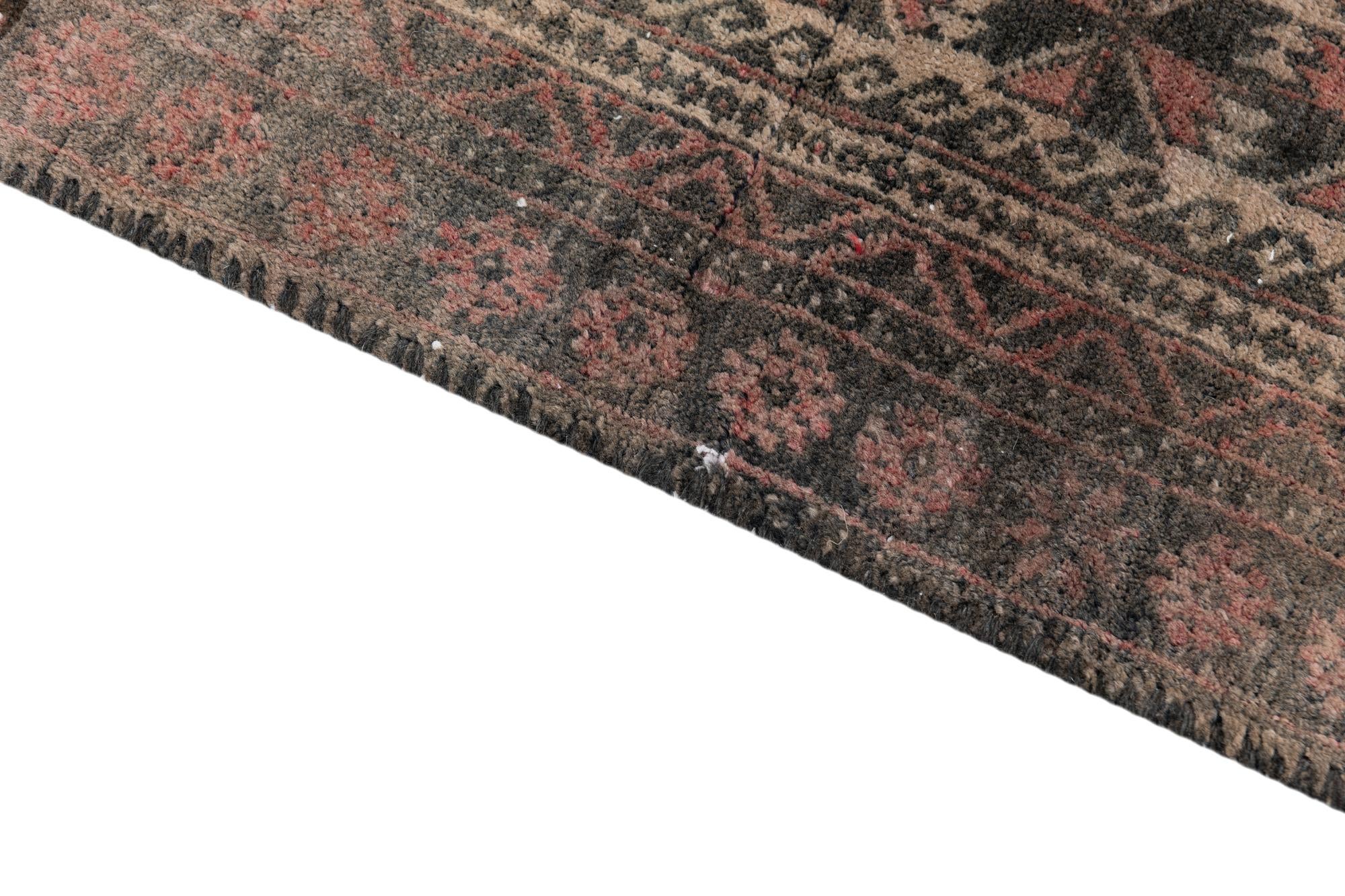 2' 8 x 4' 7 Hand Knotted Ultra Vintage Persian Wool Rug