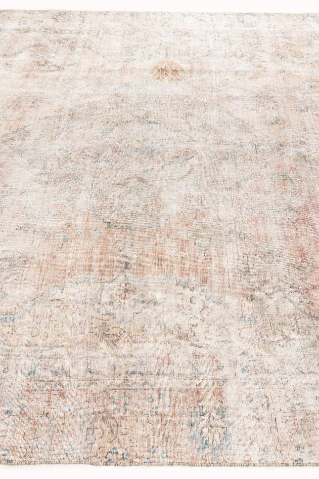 Detail image of 8' 6 x 10' 10 Hand Knotted Ultra Vintage Persian Wool Rug