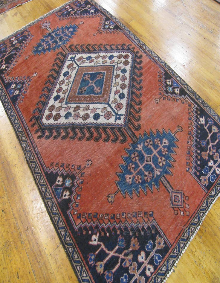 Detail image of 4' 5 x 7' 3 Hand Knotted Viss Persian Wool Rug