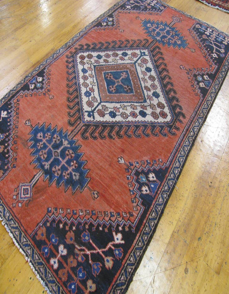 Detail image of 4' 5 x 7' 3 Hand Knotted Viss Persian Wool Rug