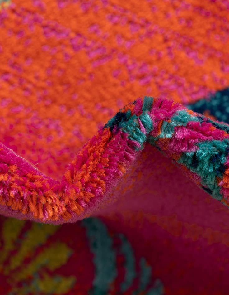 Detail image of 5' 3 x 5' 3 Azalea Round Rug