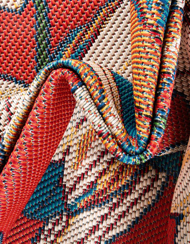 Detail image of 4' x 4' Easy-Clean Baja Indoor / Outdoor Round Rug
