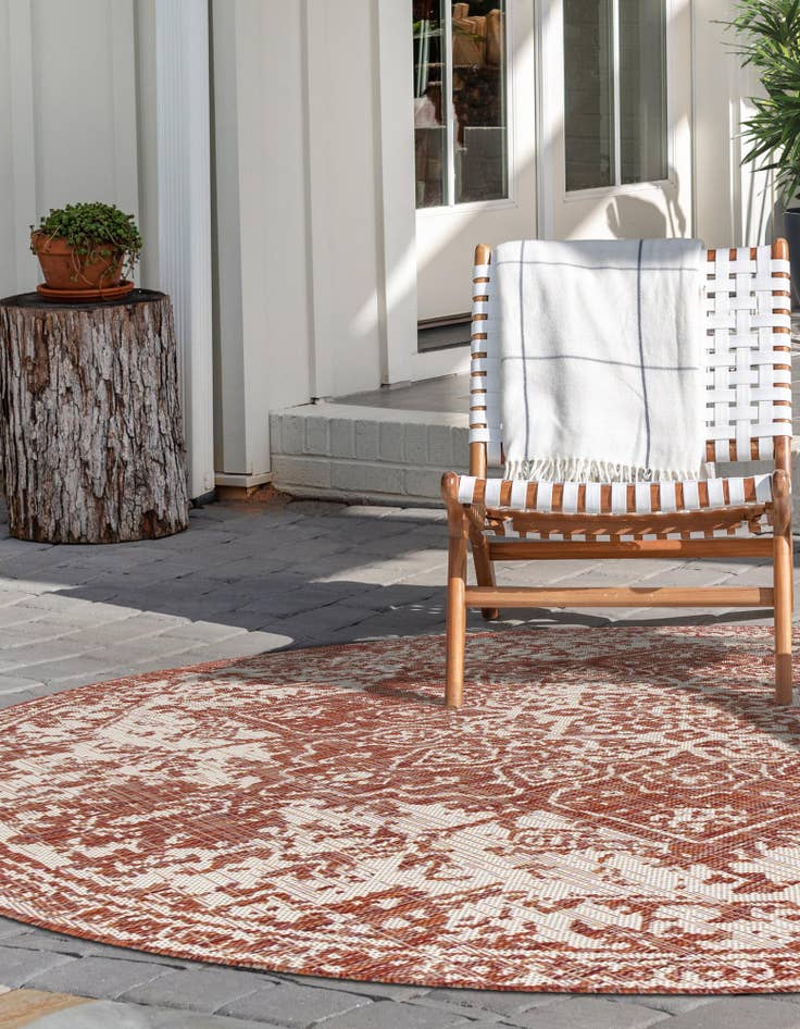 Detail image of 10' 8 x 10' 8 Easy-Clean Jill Zarin Dubai Indoor / Outdoor Round Rug