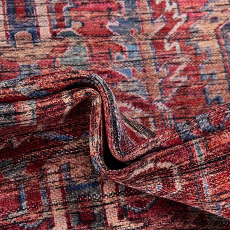 Detail image of 7' 3 x 7' 3 Maahru Round Rug