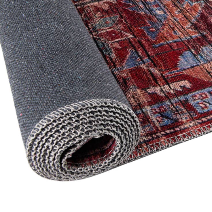 Detail image of 7' 3 x 7' 3 Maahru Round Rug