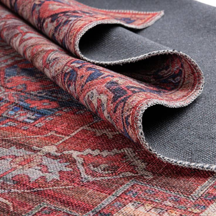 Detail image of 10' 6 x 10' 6 Washable Maahru Round Rug