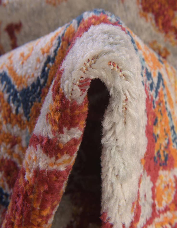 Detail image of 7' 10 x 7' 10 Madeline Vintage Round Rug