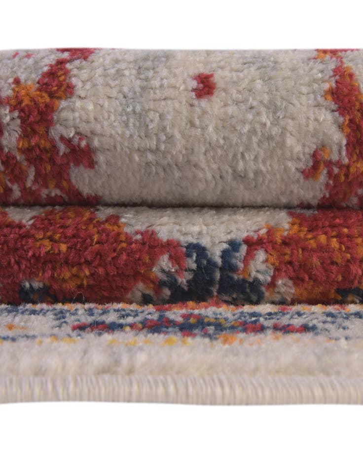 Detail image of 7' 10 x 7' 10 Madeline Vintage Round Rug