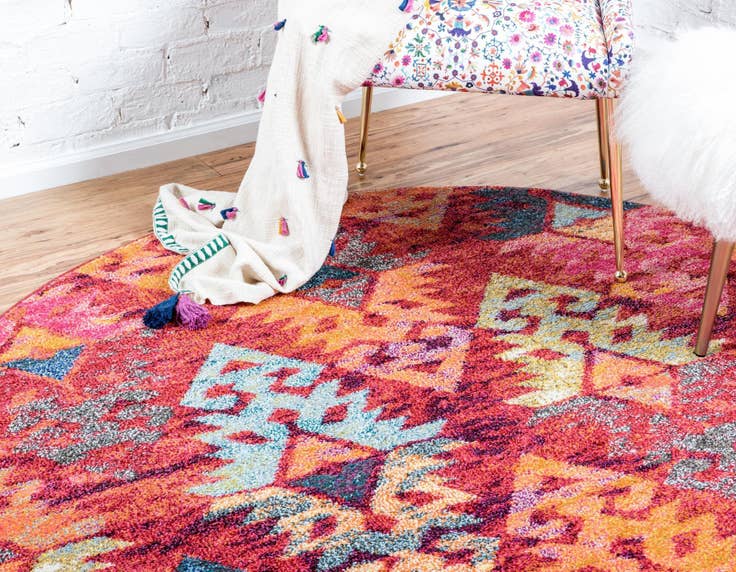 Detail image of 3' 3 x 3' 3 Washable Mesa Round Rug