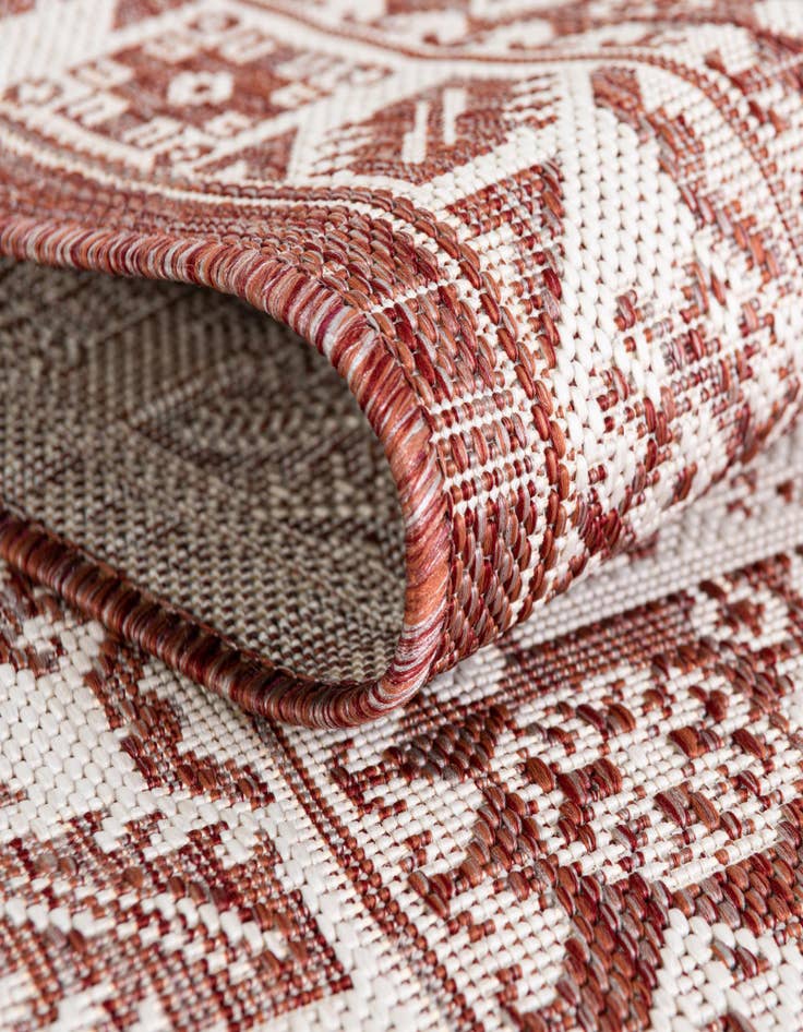 Detail image of 6' x 6' Easy-Clean Aztec Indoor / Outdoor Round Rug