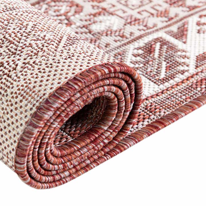 6' x 6' Easy-Clean Aztec Indoor / Outdoor Round Rug